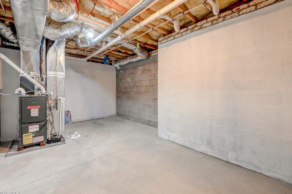 220 Drake Ln, Lexington NC  27295-9833 exterior