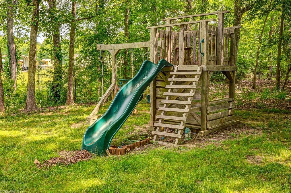 220 Drake Ln, Lexington NC  27295-9833 exterior