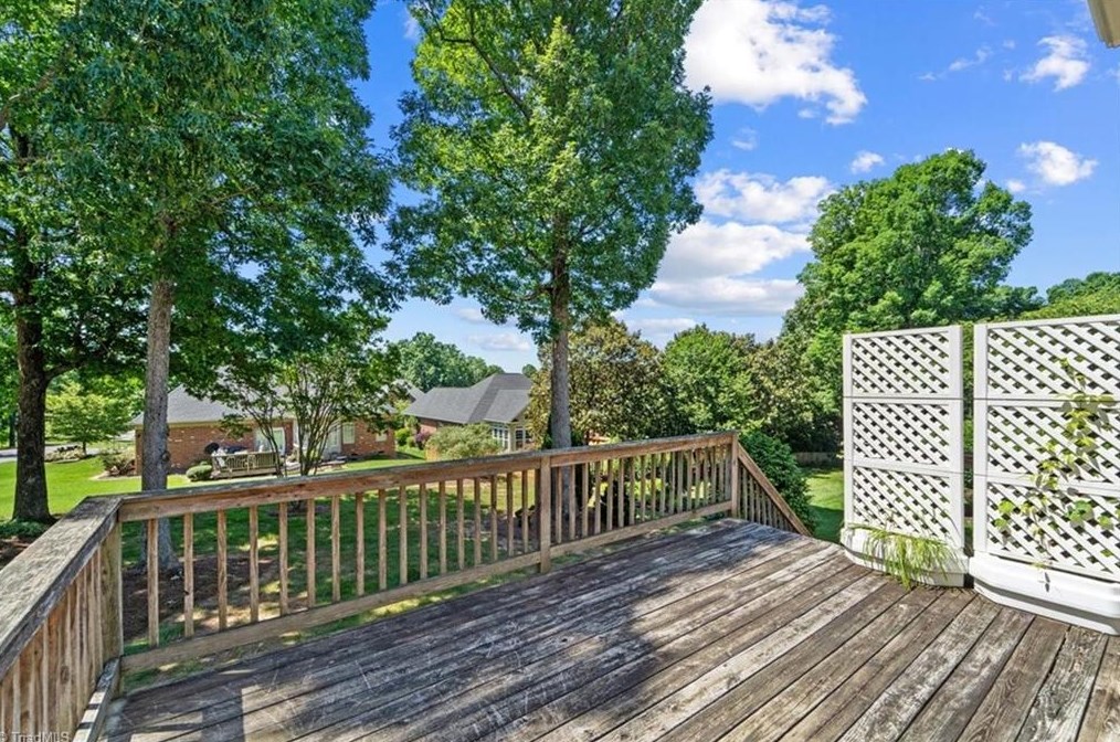 5801 Stanley Farm Ct, Kernersville NC  27284-2191 exterior