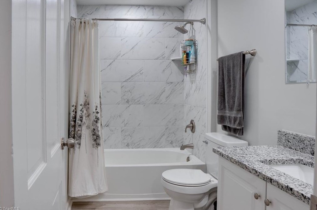 2509 Fairway Dr, Greensboro NC  27407-9730 exterior