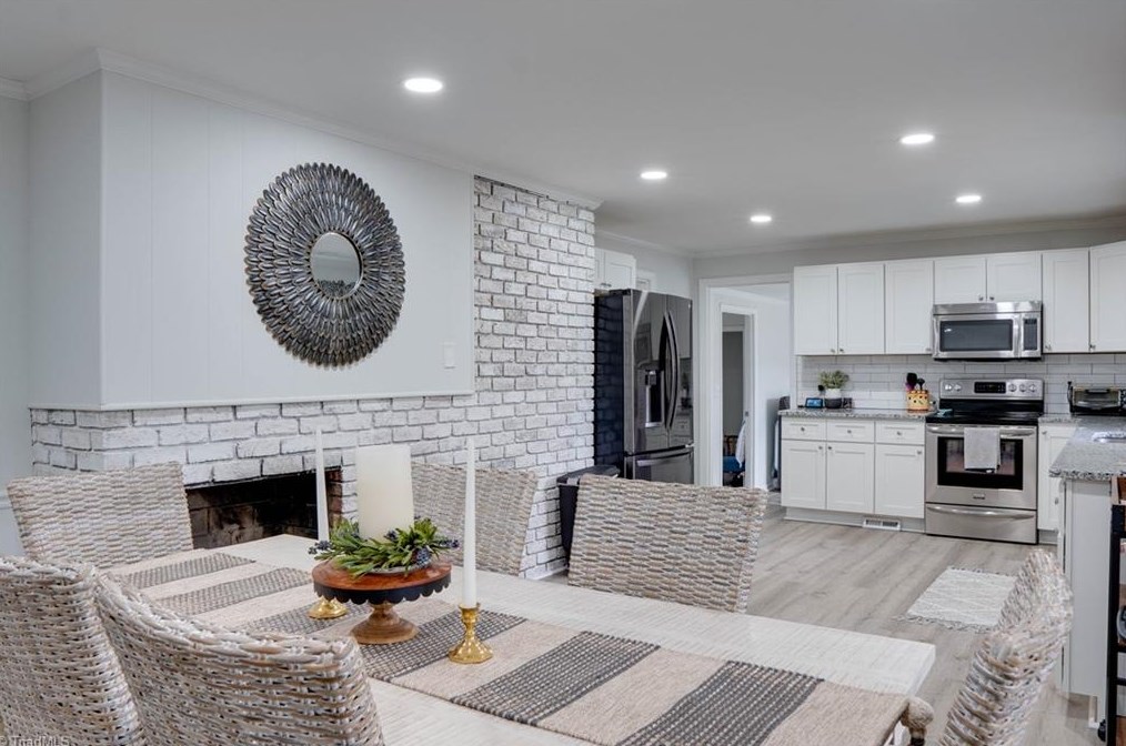 2509 Fairway Dr, Greensboro NC  27407-9730 exterior