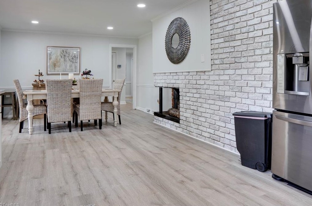 2509 Fairway Dr, Greensboro NC  27407-9730 exterior