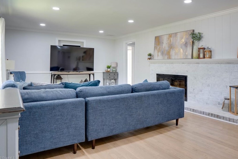 2509 Fairway Dr, Greensboro NC  27407-9730 exterior