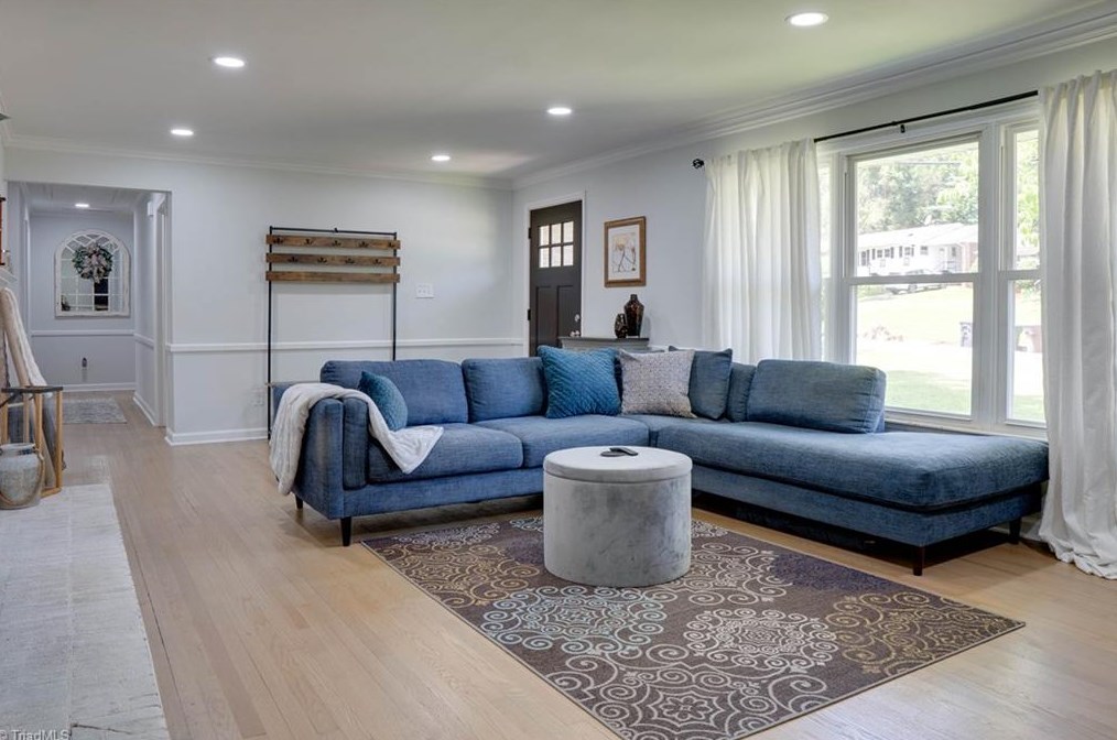 2509 Fairway Dr, Greensboro NC  27407-9730 exterior