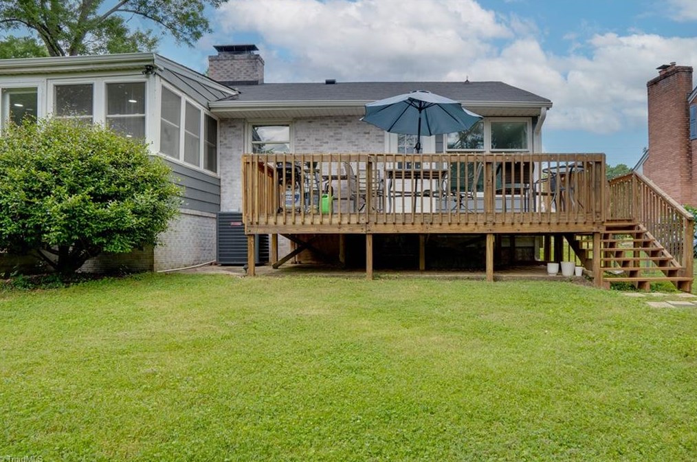 2509 Fairway Dr, Greensboro NC  27407-9730 exterior