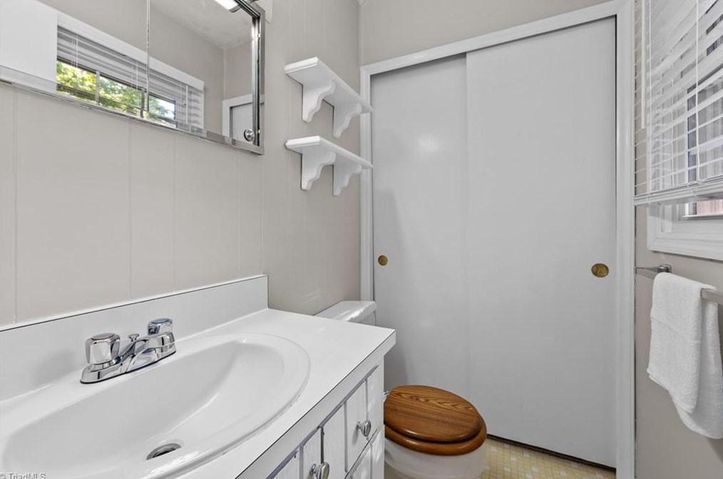 1318 Elder Way, Burlington NC 27215-6580 exterior