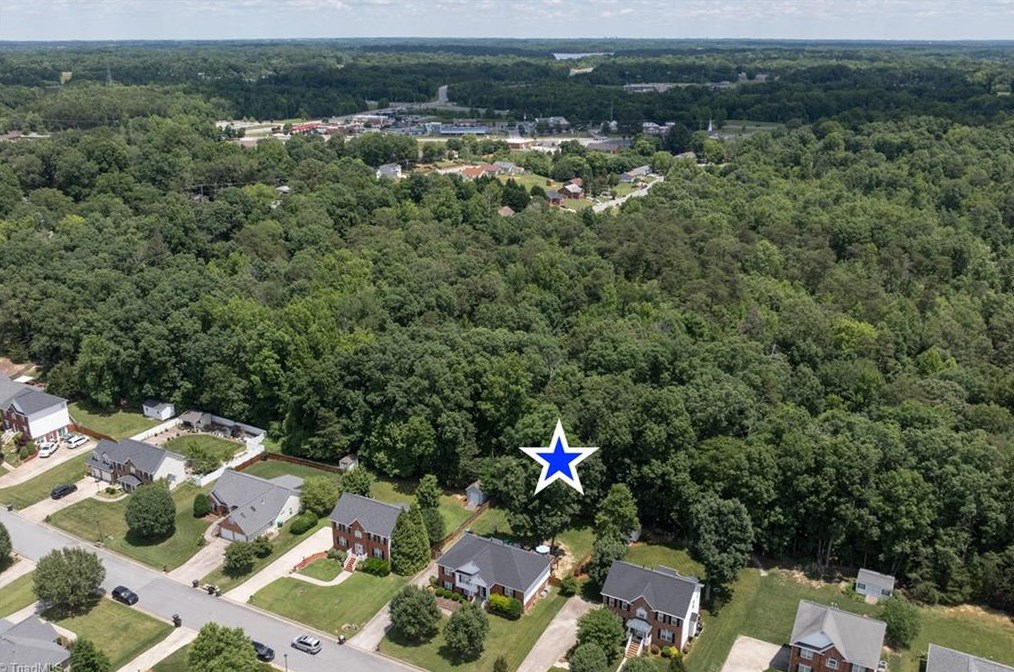 5912 Election Oak Dr, High Point NC 27265-3187 exterior