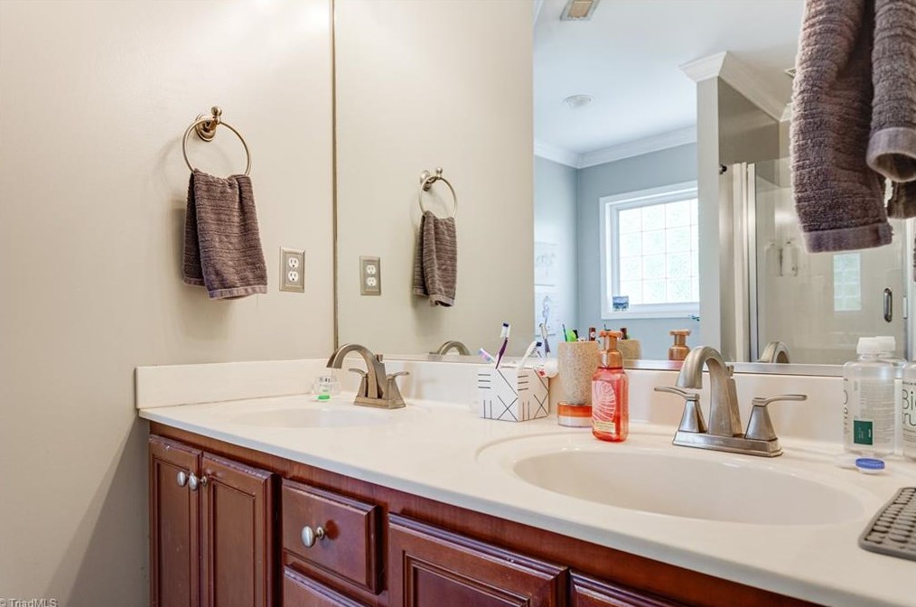 5912 Election Oak Dr, High Point NC 27265-3187 exterior