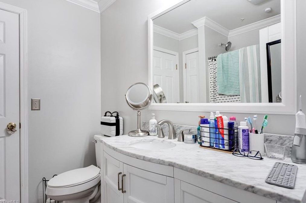 5912 Election Oak Dr, High Point NC 27265-3187 exterior