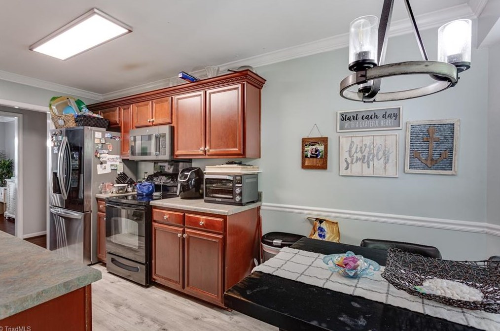 5912 Election Oak Dr, High Point NC 27265-3187 exterior