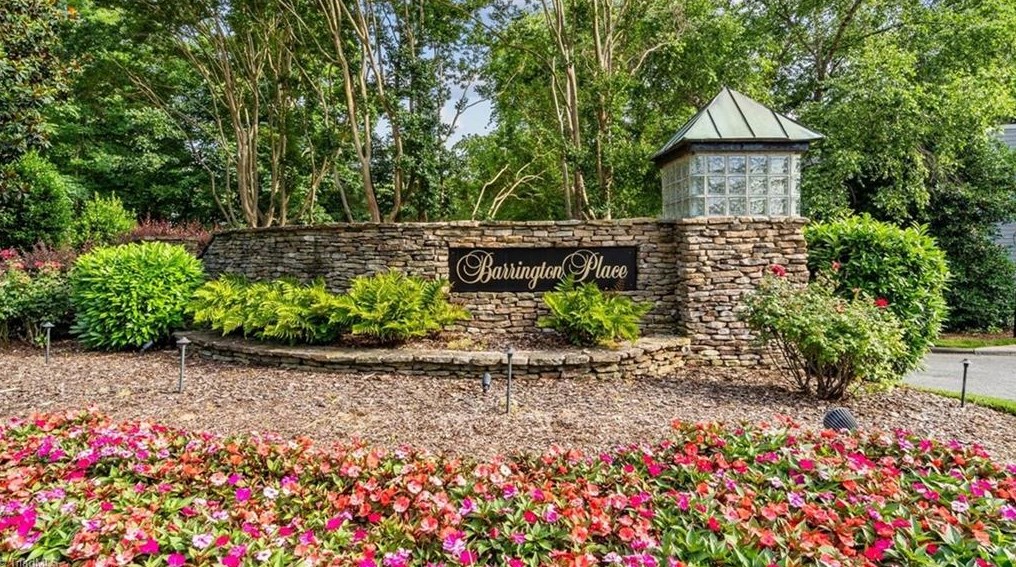 5 Sommerton Ct, Greensboro NC 27408-3847 exterior