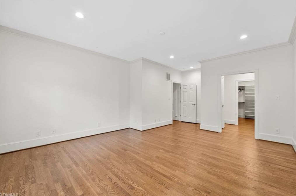 5 Sommerton Ct, Greensboro NC 27408-3847 exterior