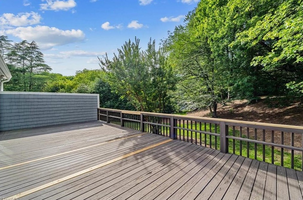 5 Sommerton Ct, Greensboro NC 27408-3847 exterior