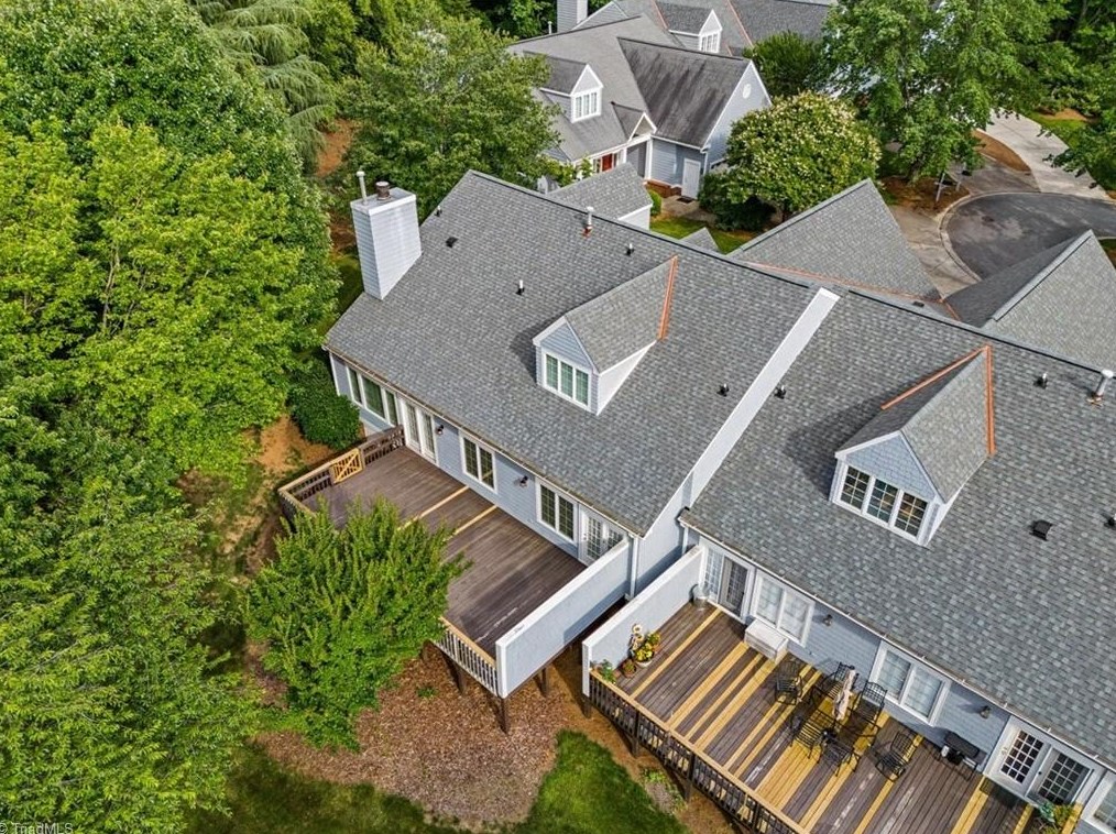 5 Sommerton Ct, Greensboro NC 27408-3847 exterior