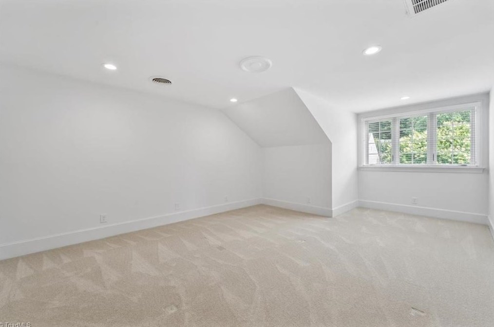 5 Sommerton Ct, Greensboro NC 27408-3847 exterior