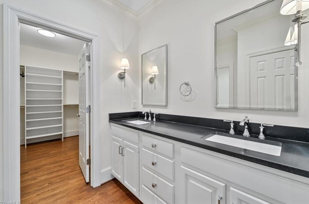 5 Sommerton Ct, Greensboro NC 27408-3847 exterior