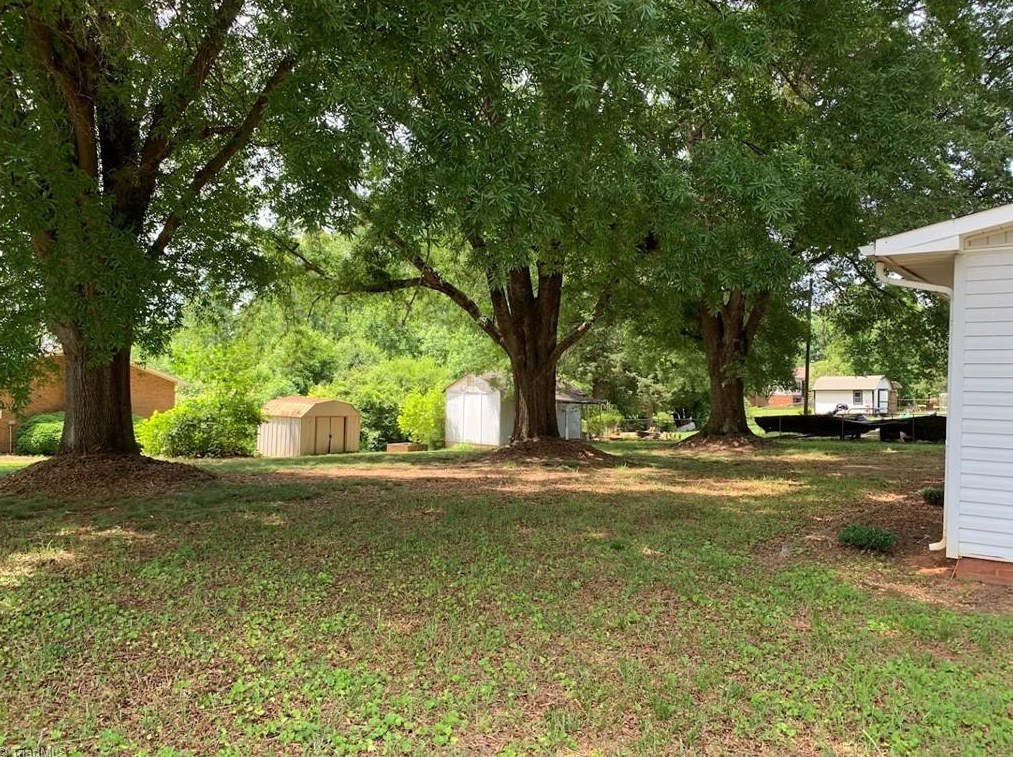 4720 Plata Dr, Winston Salem NC  27101-2234 exterior