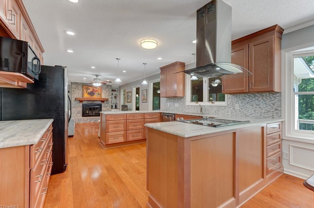 3908 Sagamore Dr, Greensboro NC  27410-9182 exterior