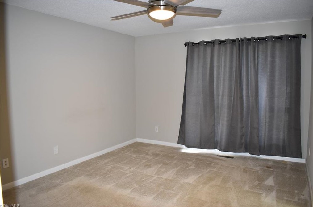 5205 Holly Rdg Rd, Greensboro NC  27455-1507 exterior