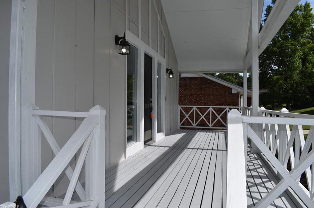 5205 Holly Rdg Rd, Greensboro NC  27455-1507 exterior