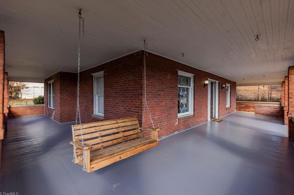 312 D St, North Wilkesboro NC  28659-4141 exterior