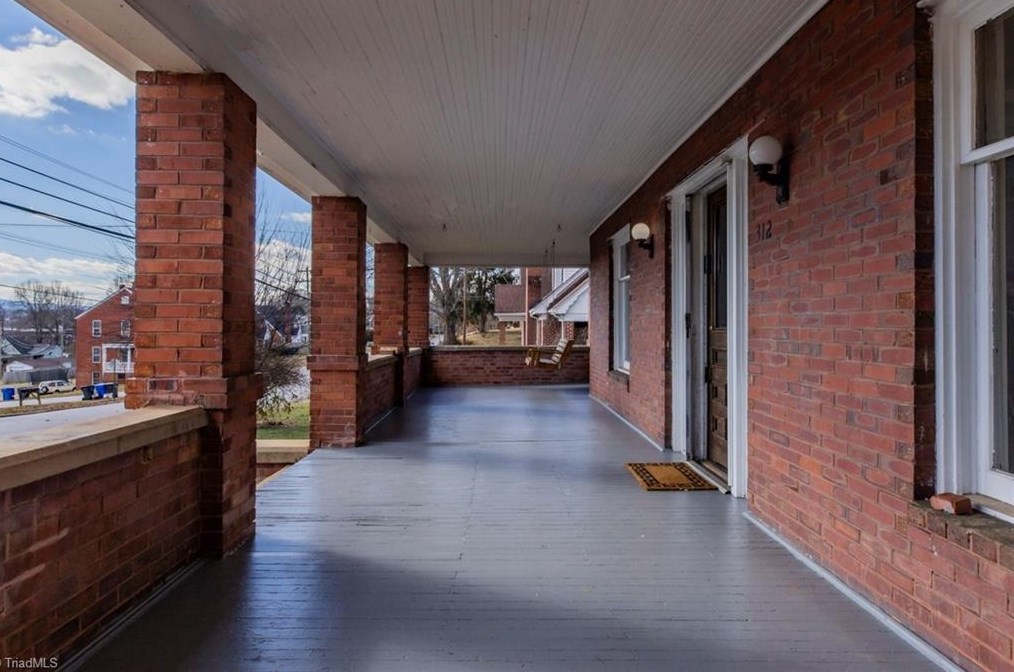 312 D St, North Wilkesboro NC  28659-4346 exterior