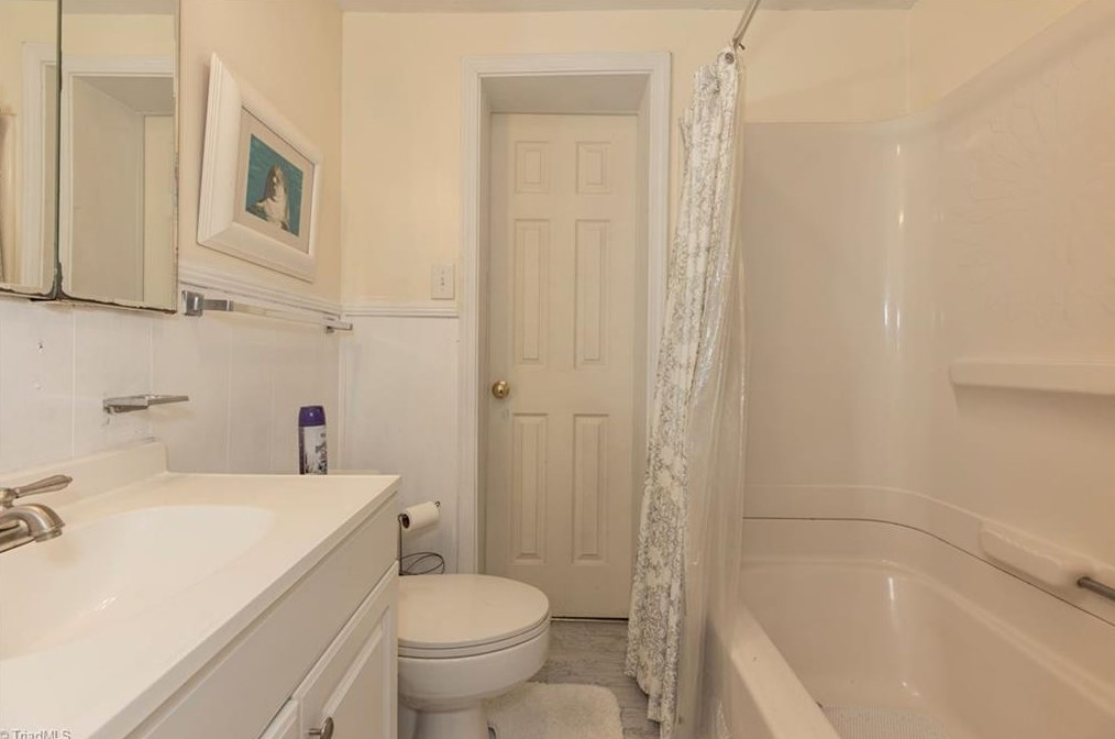 312 D St, North Wilkesboro NC  28659-4141 exterior