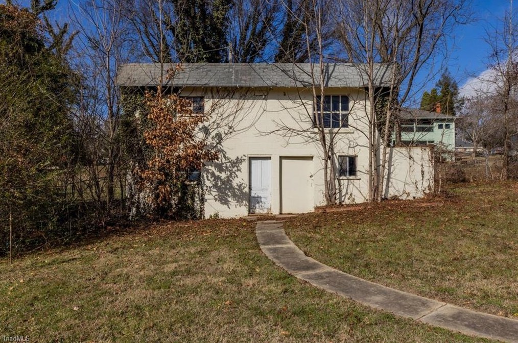 312 D St, North Wilkesboro NC  28659-4141 exterior