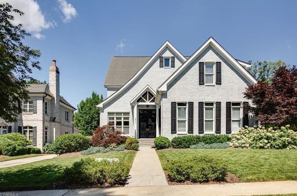 1811 Dalton Rd, Greensboro NC 27408-5825 exterior