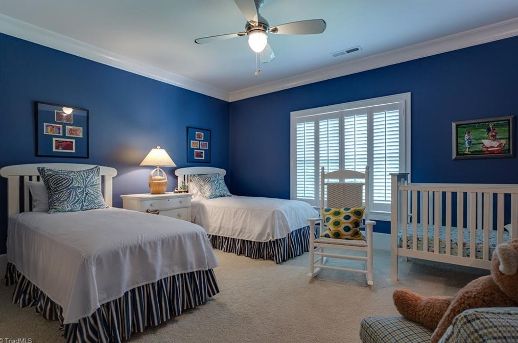 1811 Dalton Rd, Greensboro NC 27408-5825 exterior