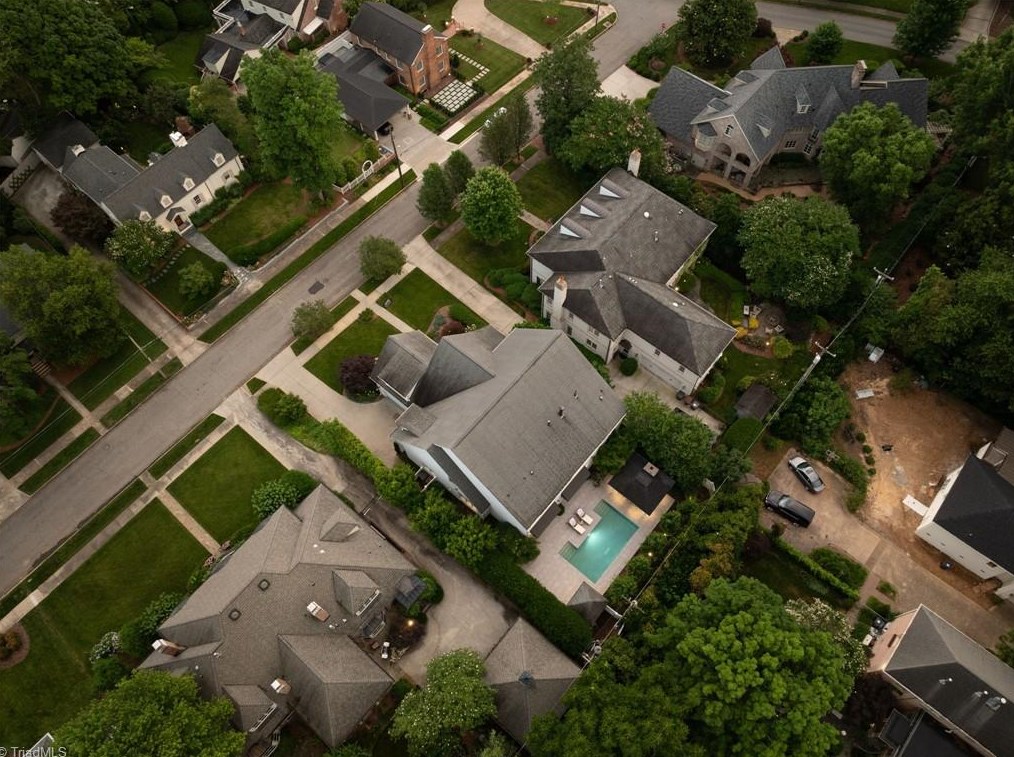 1811 Dalton Rd, Greensboro NC 27408-5825 exterior