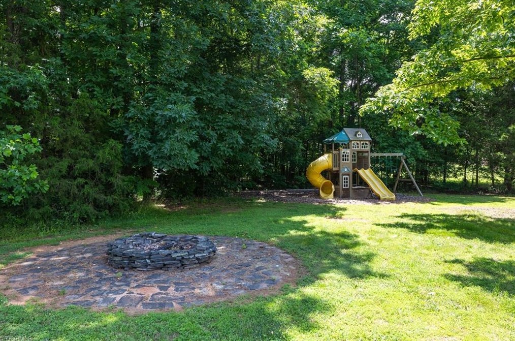 2743 Whispering Way, Sophia NC  27350-9502 exterior