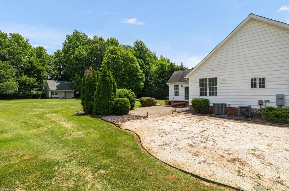 2743 Whispering Way, Sophia NC  27350-9502 exterior