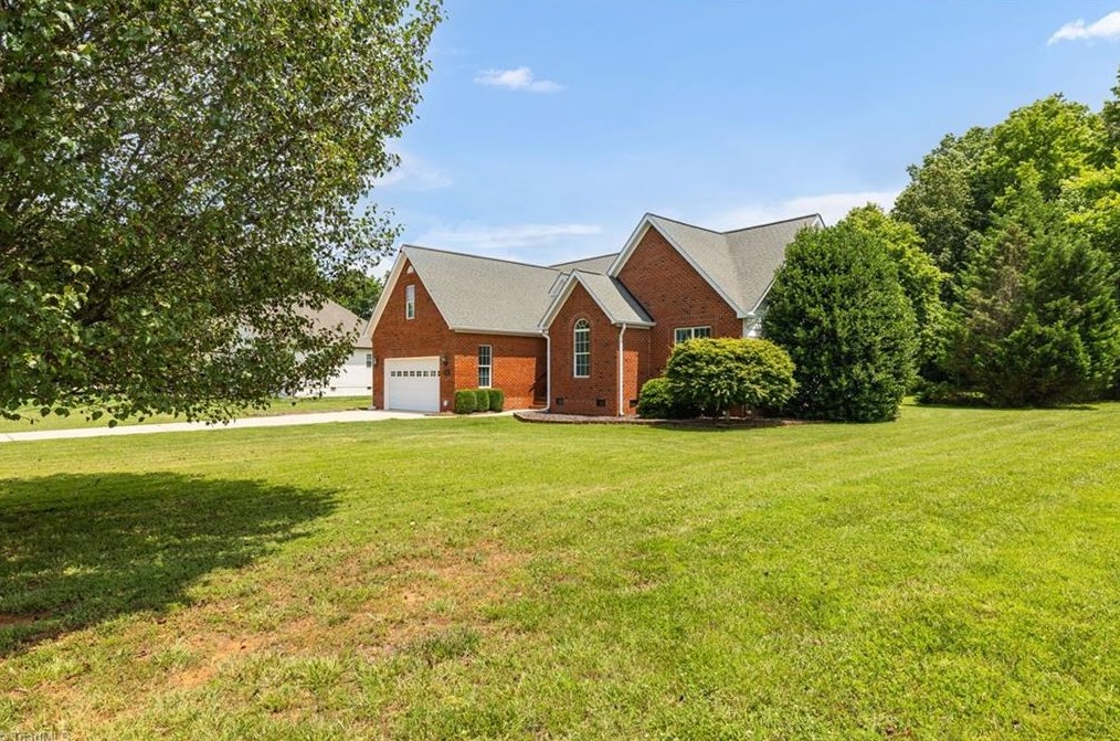 2743 Whispering Way, Sophia NC  27350-9502 exterior