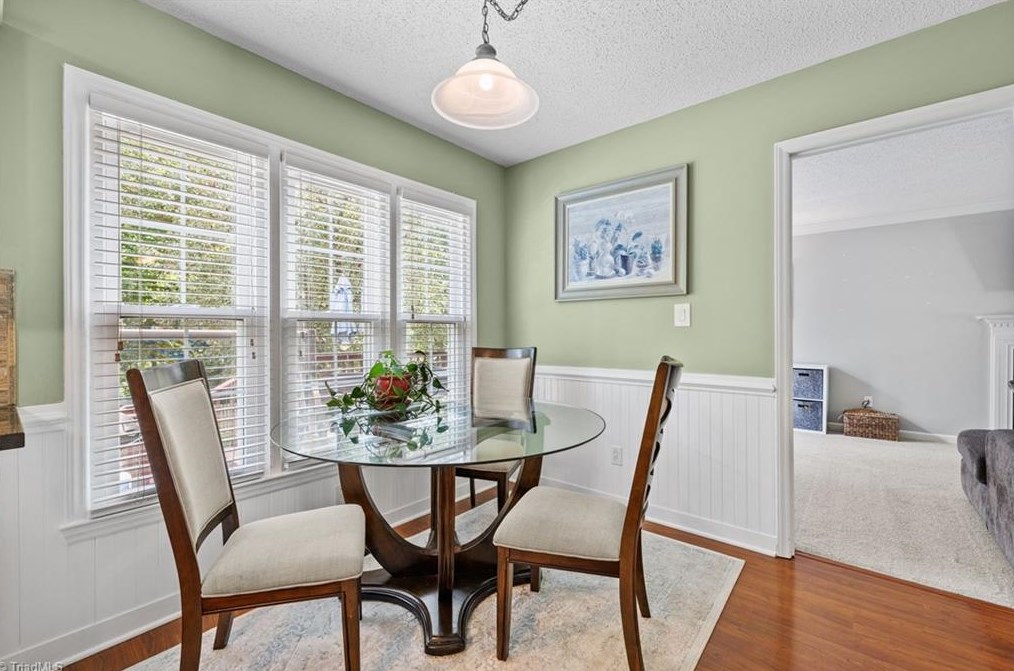 7 Riv Chase Ct, Greensboro NC  27407-6112 exterior