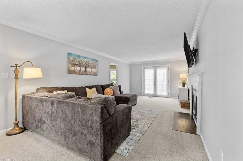 7 Riv Chase Ct, Greensboro NC  27407-6112 exterior