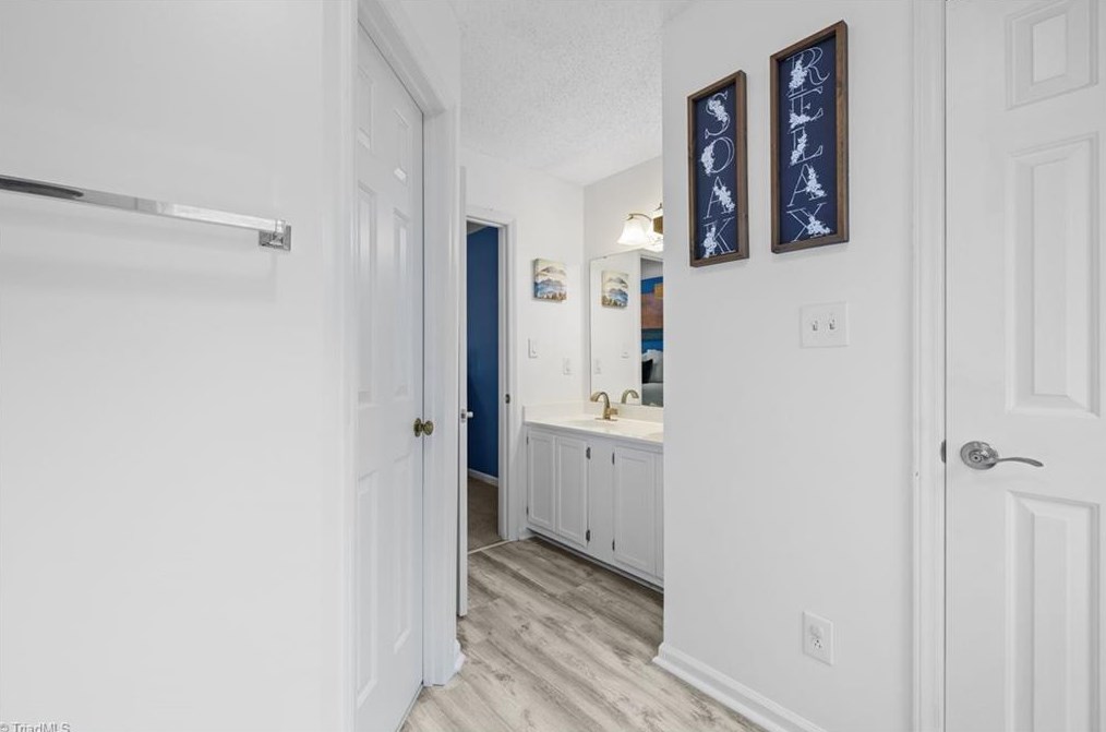 7 Riv Chase Ct, Greensboro NC  27407-6112 exterior