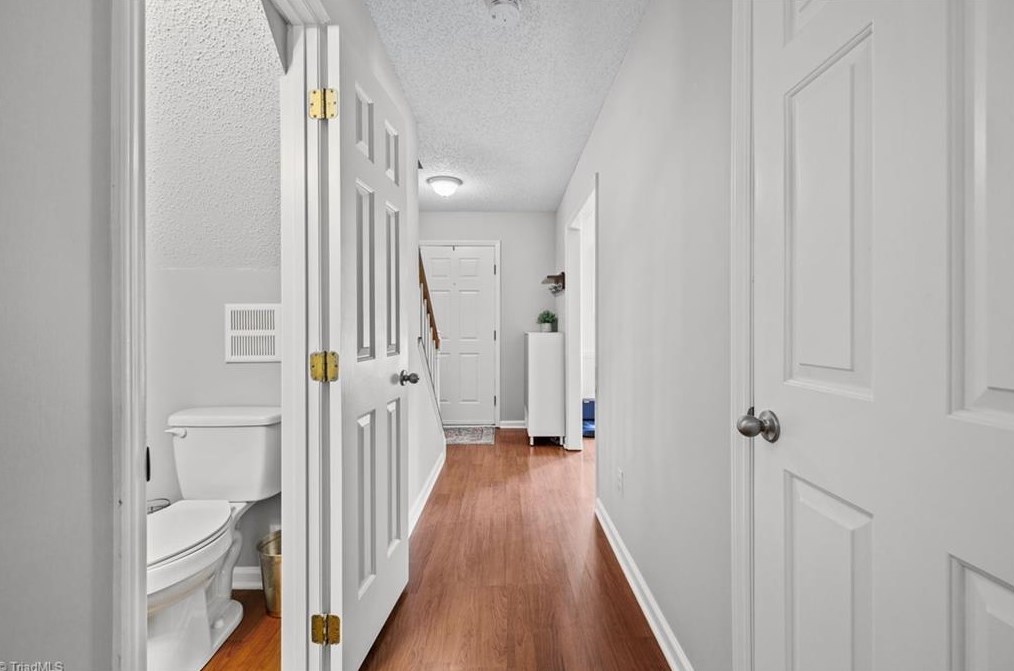 7 Riv Chase Ct, Greensboro NC  27407-6112 exterior