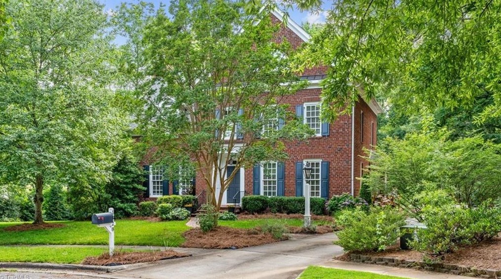 1328 Georgetown Ct, High Point NC  27262-7448 exterior