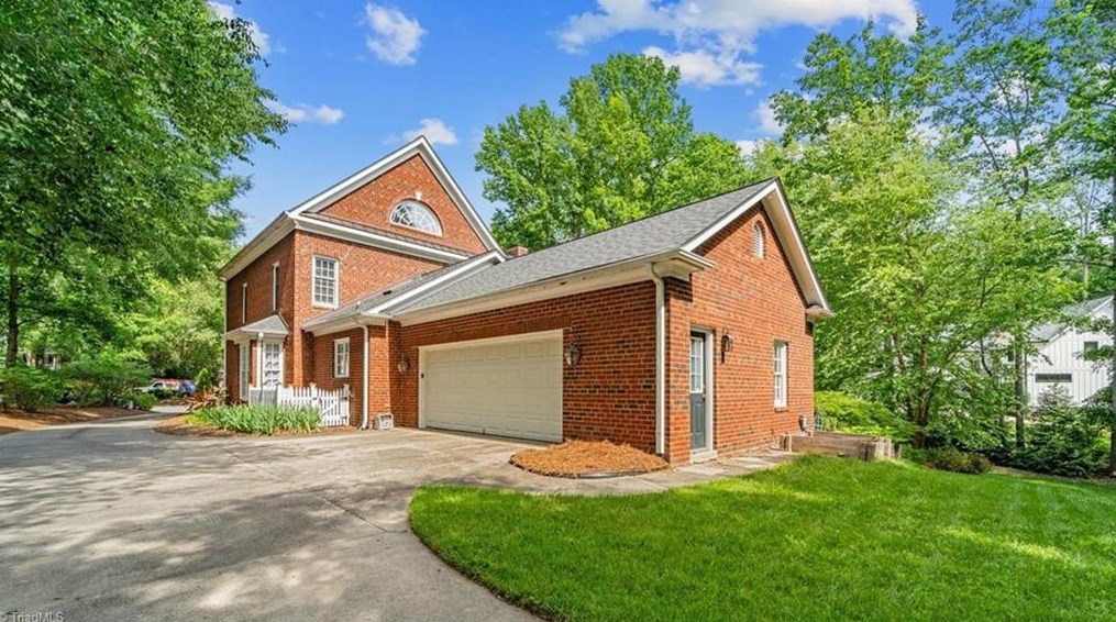 1328 Georgetown Ct, High Point NC  27262-7448 exterior