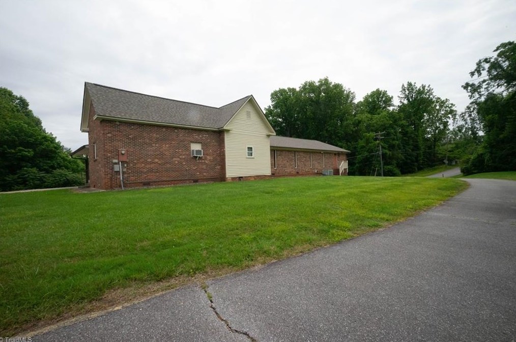 133 Wisconsin Ave, Elkin NC  28621-2808 exterior