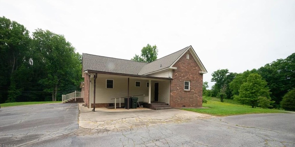 133 Wisconsin Ave, Elkin NC  28621-2808 exterior