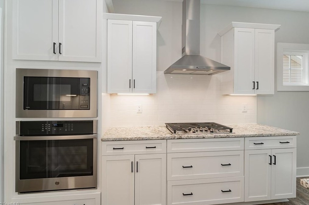 3509 Crimson Wood Dr, Greensboro NC  27410-9144 exterior