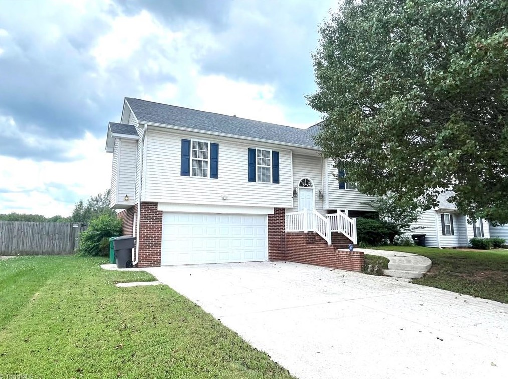 3888 Eagleston Ct, High Point NC  27265-7928 exterior