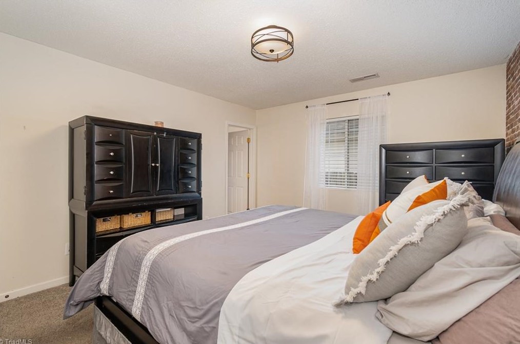 1710 Hertford St, Greensboro NC  27403-3012 exterior