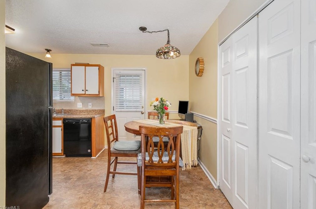 1710 Hertford St, Greensboro NC  27403-3012 exterior