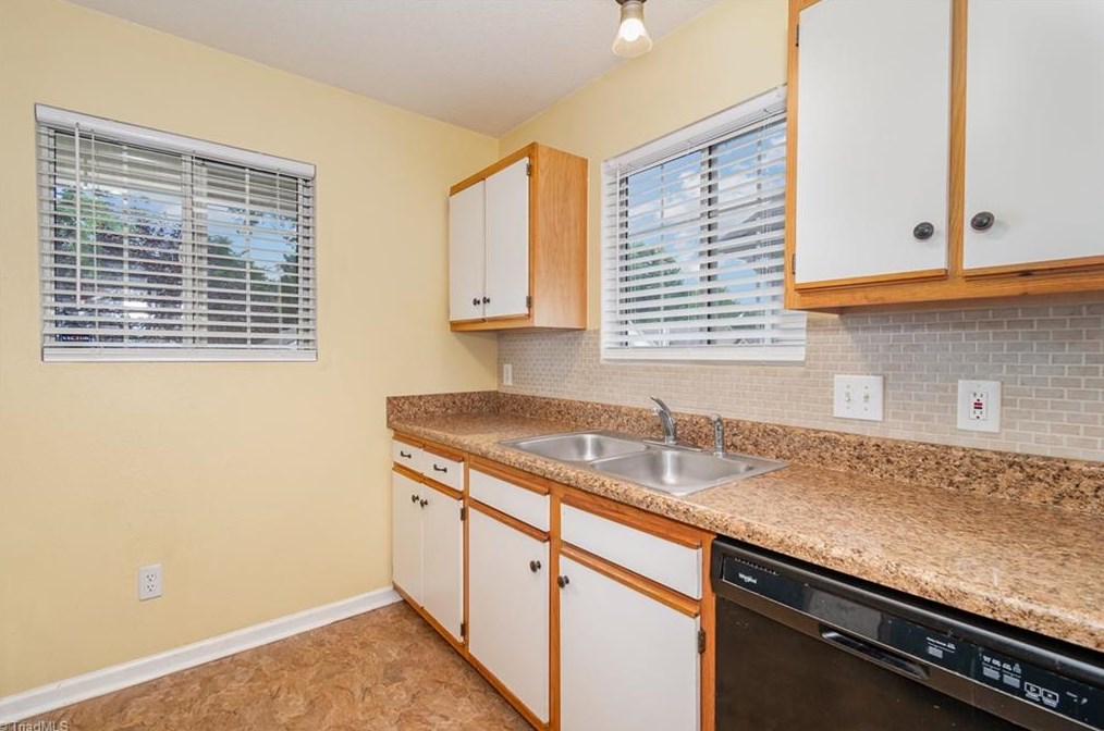 1710 Hertford St, Greensboro NC  27403-3012 exterior