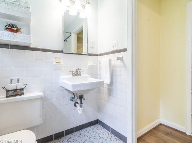 3506 Lee St, Greensboro NC  27406-9489 exterior