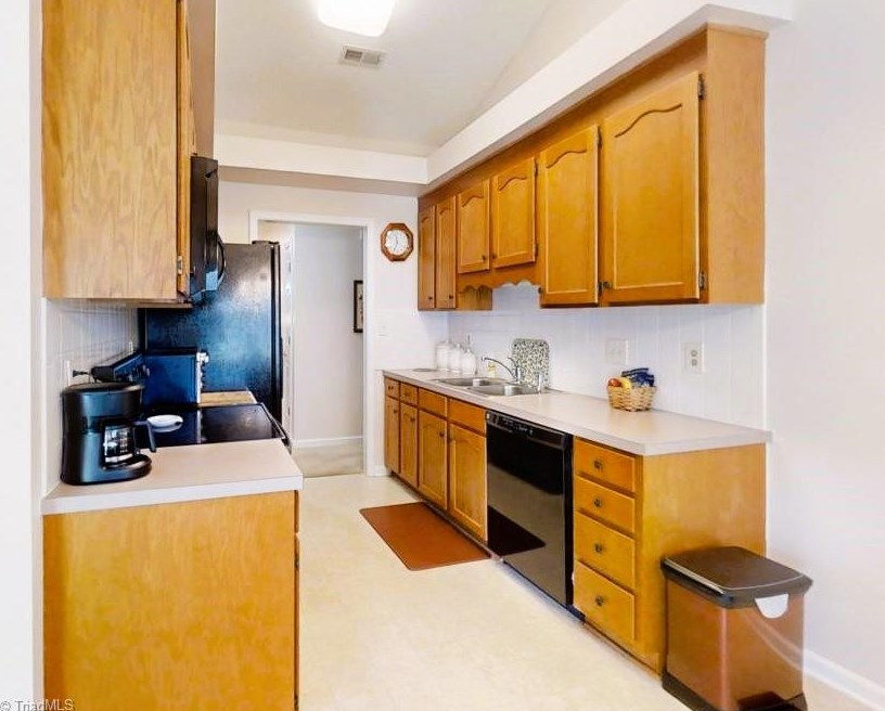 1765 Springfield Farm Ct, Clemmons NC 27012-7422 exterior