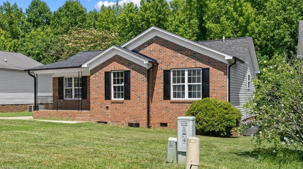 2606 Ralph Johns St, Greensboro NC  27405-3991 exterior